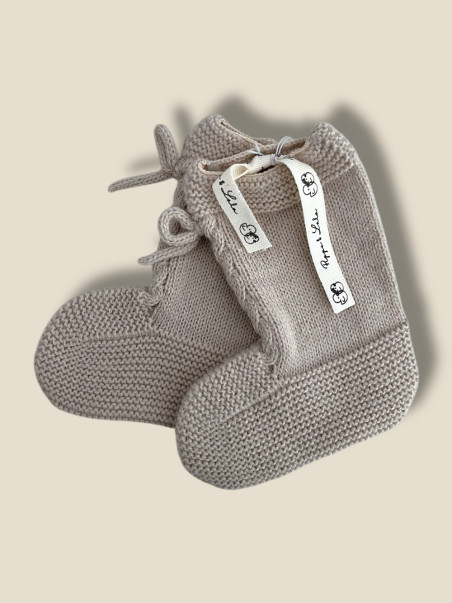 PATUCO BEIGE BOTITA CON OCHOS