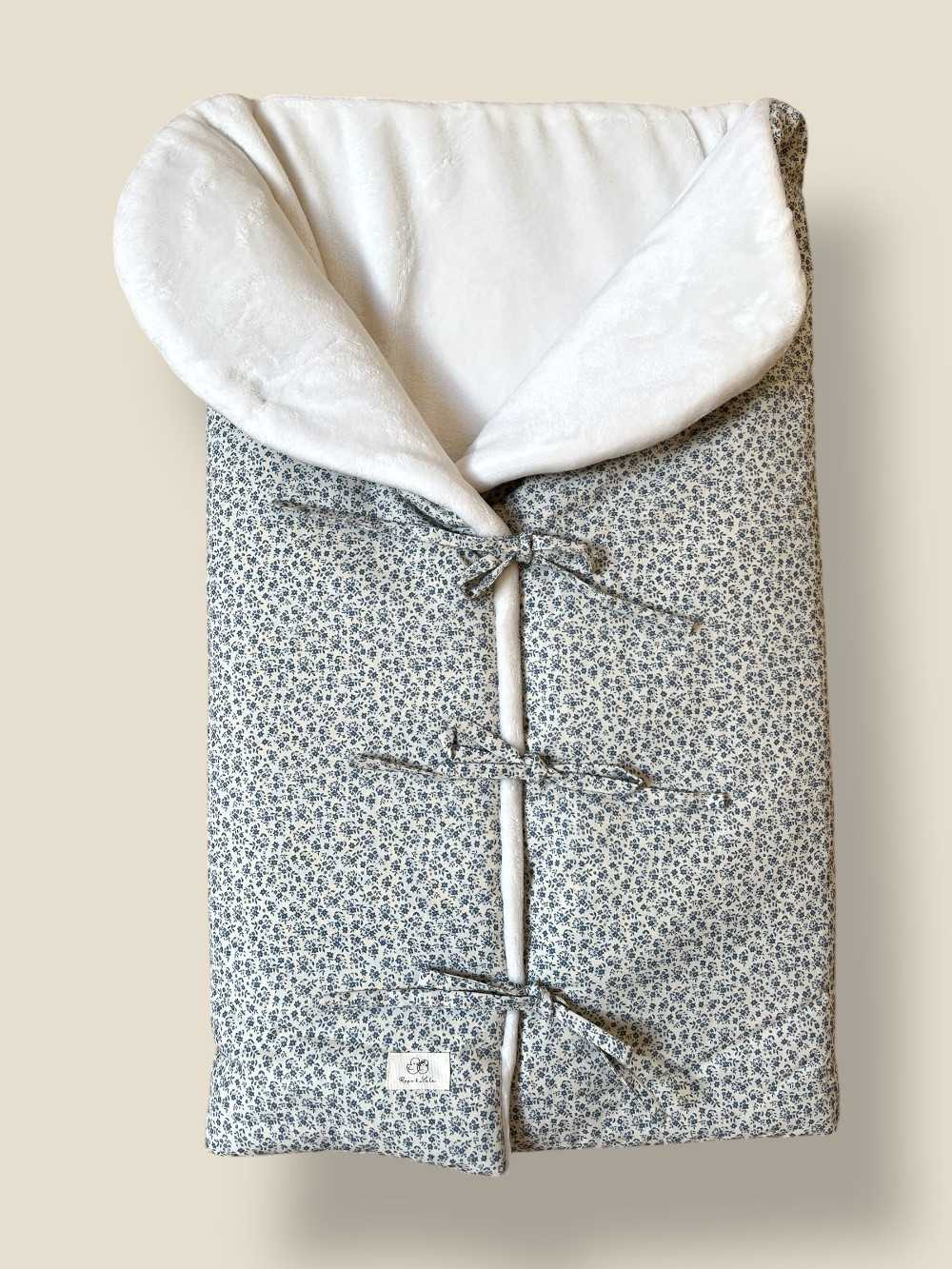 SACO ARRULLO LIBERTY CELESTE EMPOLVADO Y BLANCO