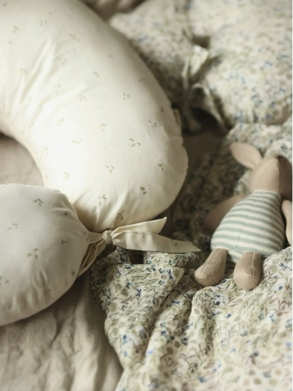 COJÍN DE LACTANCIA LEO